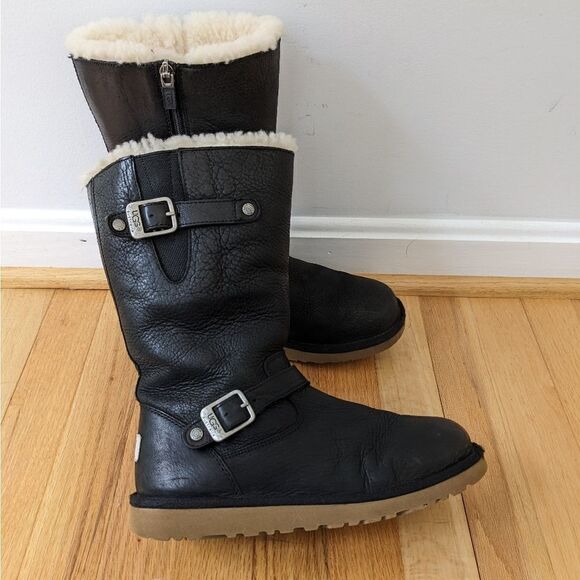 UGG Leather Sheepskin Boots - Picture 1 of 16